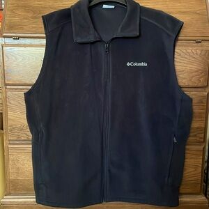 Coumbia Black Fleece Vest size XXL